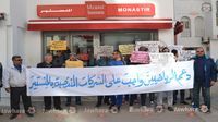 Mouvement protestataire des usémites devant le local de Tunisiana à Monastir