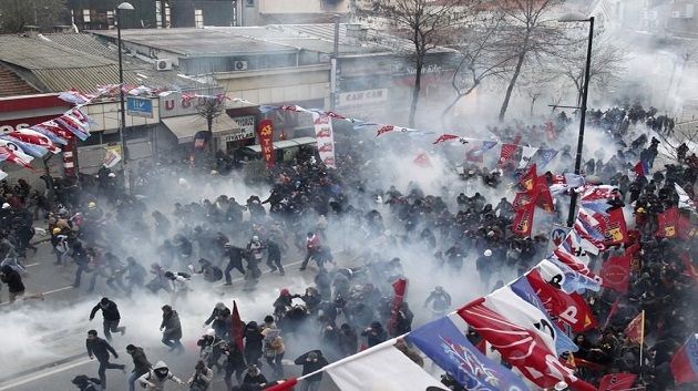 Taksim un an après: La police turque disperse des manifestations à Istanbul et Ankara