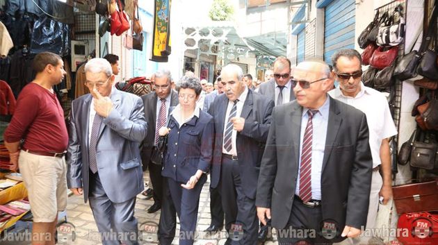  La ministre du commerce Najla Harrouch en visite au marché de la ville de Sousse