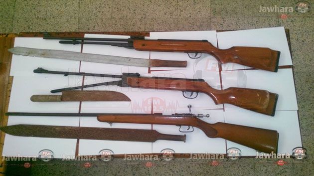 Moknine : Arrestation de 8 individus et saisie d’armes blanches et de fusils de chasse