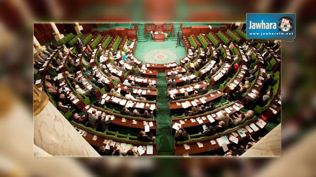 La nouvelle Assemblée commence, dès sa première séance, par élire son président