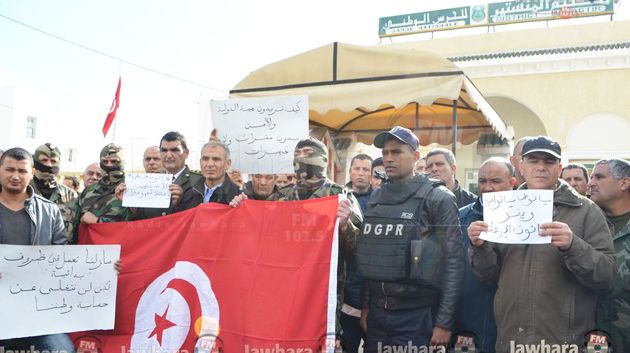 Monastir : Les agents de sûreté protestent devant le district de la Garde nationale