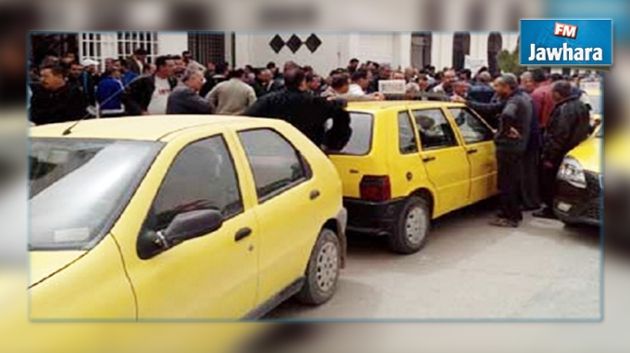 Les chauffeurs de taxis en sit-in devant le siège de Jawhara FM