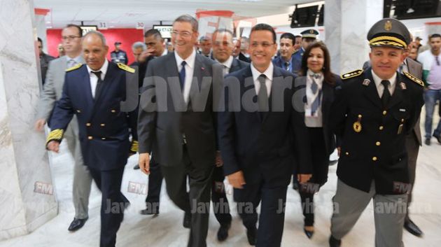 Habib Essid en visite à l'aéroport international de Monastir 