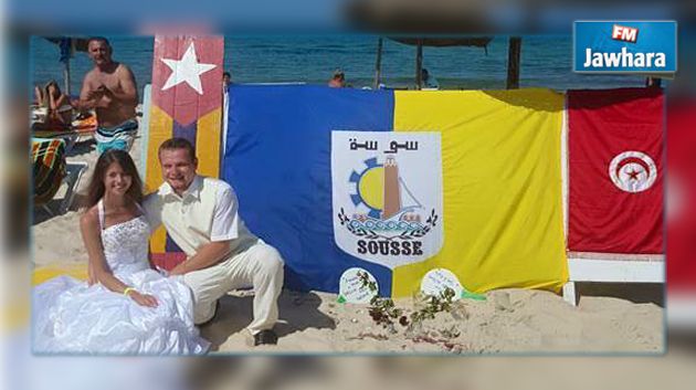 Sousse : Un couple anglais défie le terrorisme et se marie à Boujaâfar (vidéo)