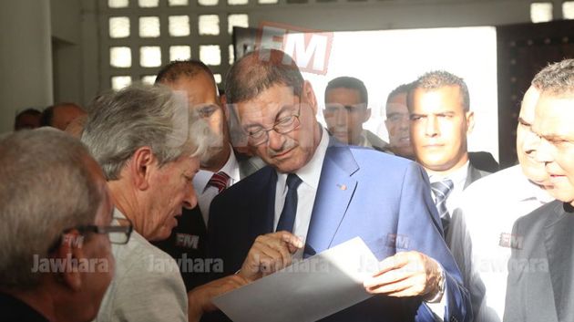 Habib Essid en visite dans son ancienne école