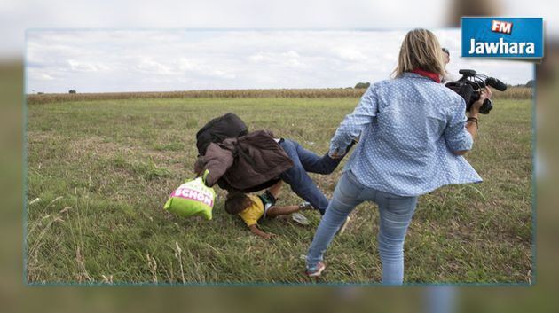 Des croche-pieds d'une journaliste hongroise à des migrants syriens font scandale