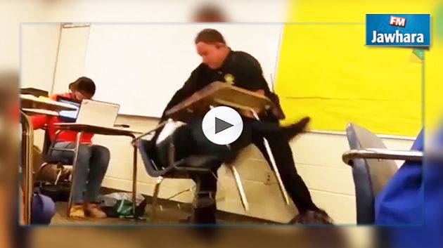 Etats-Unis : Un policier attaque une étudiante
