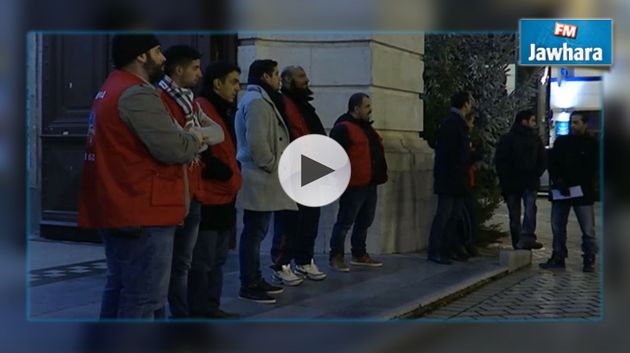 France : Des musulmans protègent une église pendant la messe de Noël