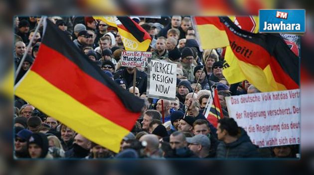 Cologne : Des manifestants scandent « Merkel dehors ! »