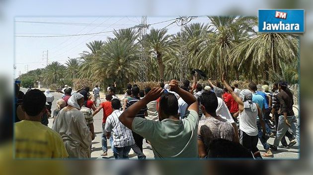 Kebili : Des protestataires appellent à la « Califat » et dénoncent les « tyrans »