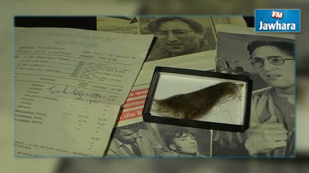 Une mèche de cheveux de John Lennon vendue pour 35 000 dollars