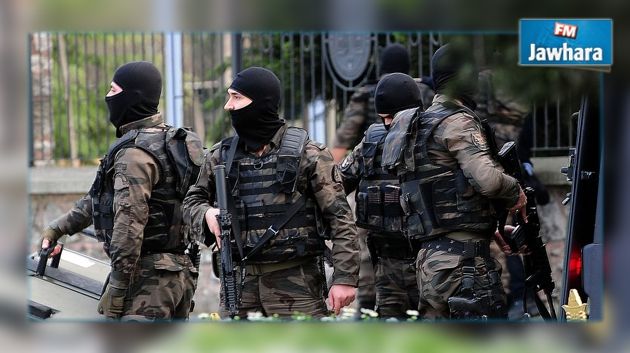 Istanbul : Deux femmes armées attaquent un poste de police