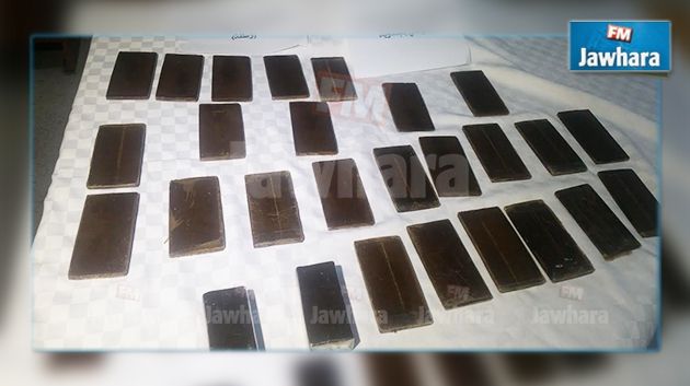 Sfax : Saisie de 42 kg de cannabis dans une voiture libyenne
