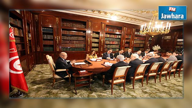 L'initiative présidentielle au centre d'une réunion avec les représentants des partis et des organisations nationales