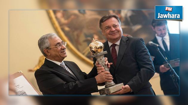 Tourisme : Tijani Haddad remet La pomme d'or de la FIJET au Maire de Ljubljana