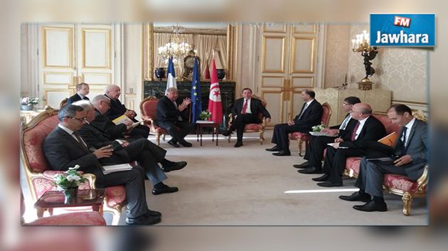 Khemaies Jhinaoui s’entretient à Paris avec le président du Sénat français