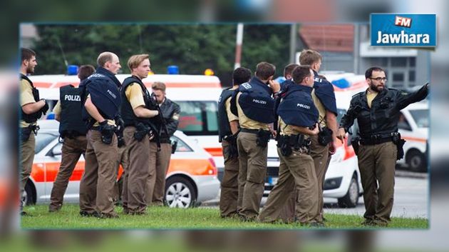 Fusillade de Munich: Un des attaquants se suicide devant le centre commercial