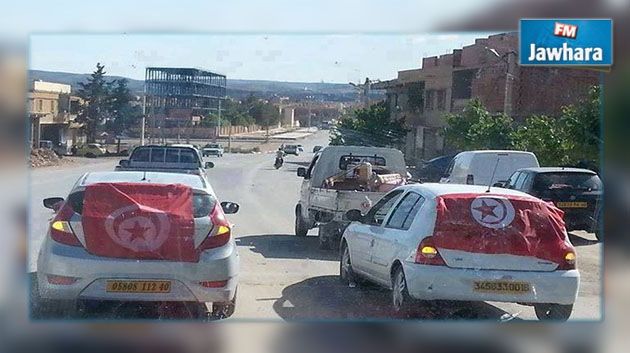 Chahed confirme l'annulation de la taxe de sortie imposée aux véhicules algériens
