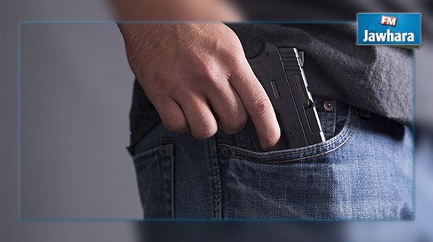 Un citoyen blessé par balle après avoir tenté d'usurper l'arme d'un agent