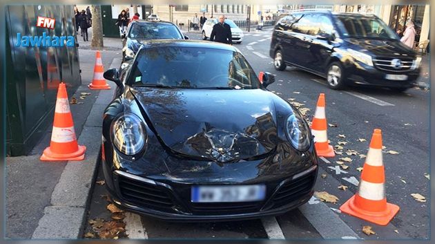 Il gare sa Porsche sur une place de taxis, les démineurs la font exploser