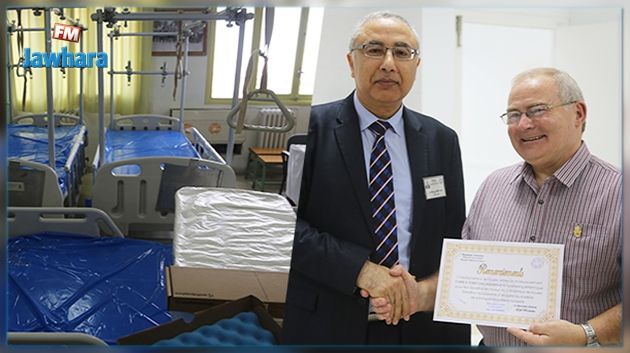 Une victime de l'attaque terroriste de Sousse offre des équipements à l'hôpital de Sahloul