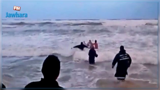 Disparition d'un chalutier à Mahdia : L'instant où un rescapé a été retrouvé
