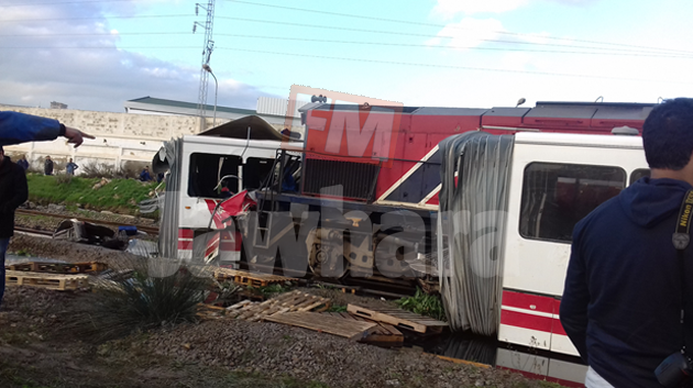 Collision entre un train et un bus à Djebel Jelloud