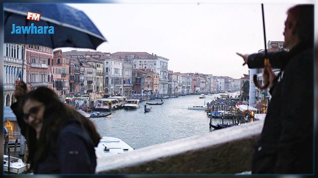 Racisme à Venise: Des passagers filment, insultent et laissent mourir un gambien