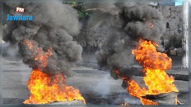 Le Kef: Des protestataires bloquent la route principale