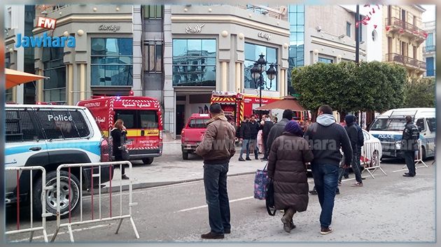 En photos: Incendie dans un complexe commercial à Tunis