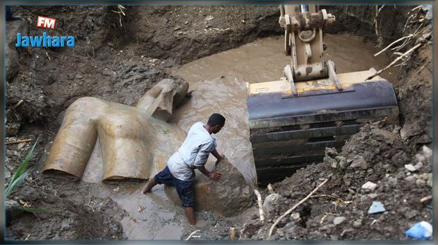 Découverte de deux statues pharaoniques au Caire