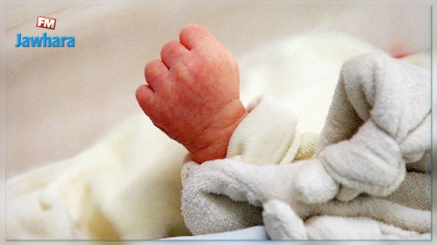 Un bébé de 18 jours meurt d'un baiser mortel 