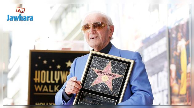Charles Aznavour inaugure son étoile à Hollywood