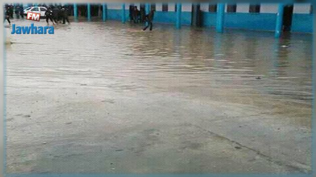 Kairouan : Les inondations empêchent les élèves de rejoindre leurs écoles