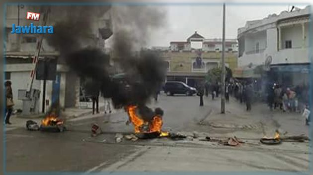 Reprise des affrontements entre manifestants et forces de l'ordre à Tebourba 