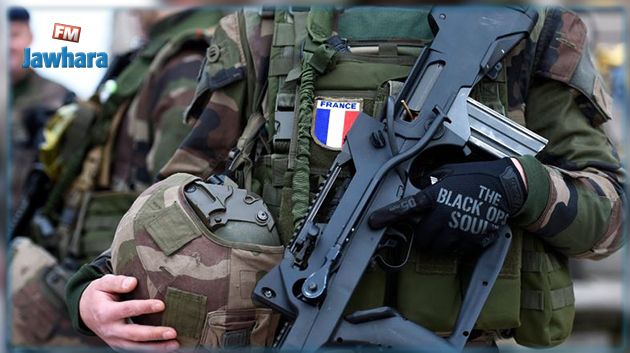 France : Un homme fonce avec sa voiture sur des militaires