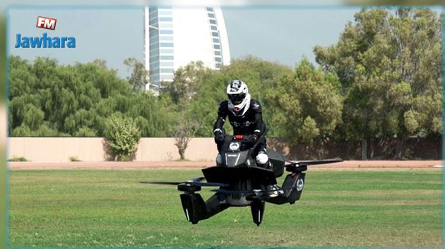 La police de Dubaï s’équipe de motos-volantes