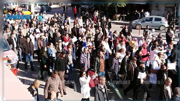 Retenue sur salaire : Les enseignants protestent à Gafsa