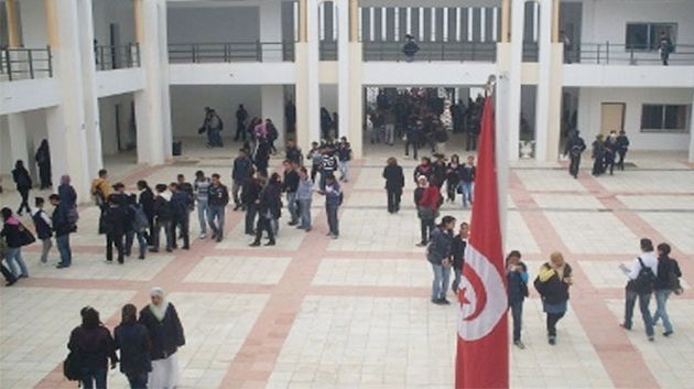 Complot contre l’école ?