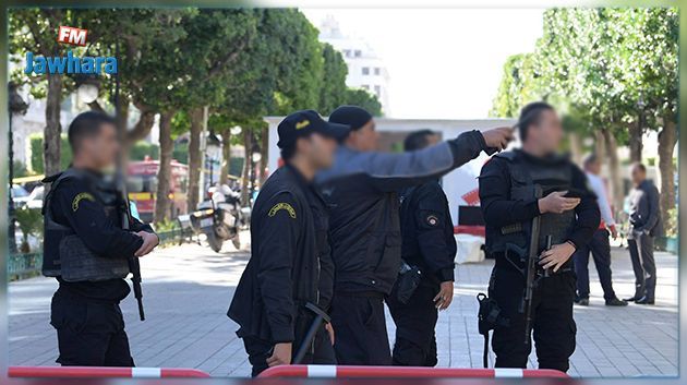 Attentat-suicide à Tunis : Deux policiers et trois civils blessés, selon le ministère de l'Intérieur
