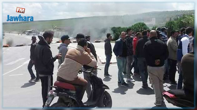 Des protestataires bloquent la route entre Sousse et Kairouan