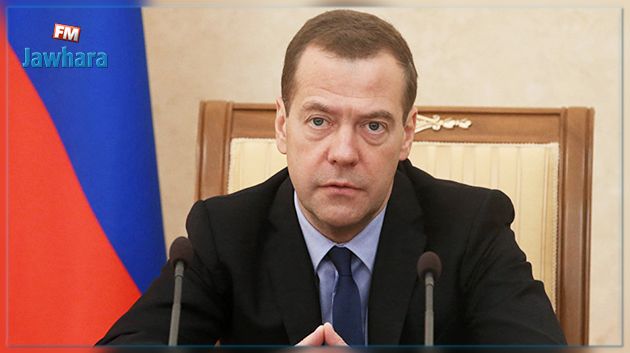 Le premier ministre russe Dmitri Medvedev annonce la démission de son gouvernement