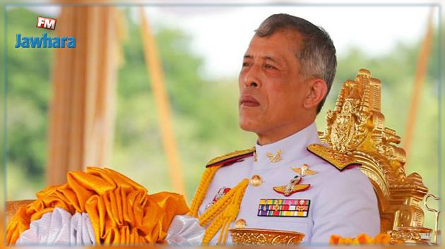 Coronavirus : Le roi de Thaïlande se confine avec un harem de 20 femmes dans un hôtel de luxe