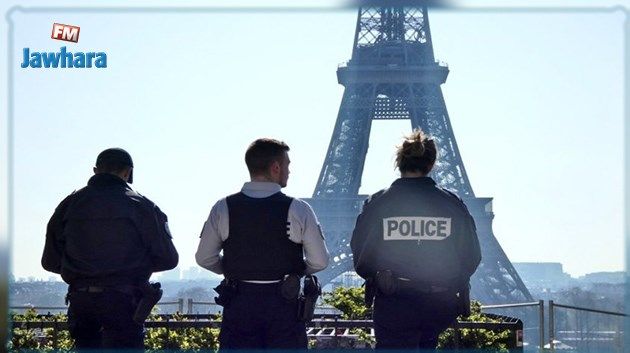 Paris: la Tour Eiffel évacuée après une alerte à la bombe