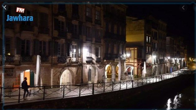 Covid-19 en France : Couvre-feu à 18h dans 15 départements