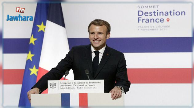 Emmanuel Macron a changé le bleu du drapeau français