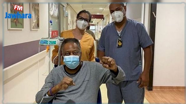 Pelé : De nouveau hospitalisé pour son cancer
