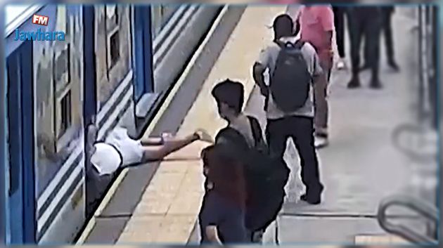 Argentine : Une femme tombe sous un train en marche et s'en sort indemne