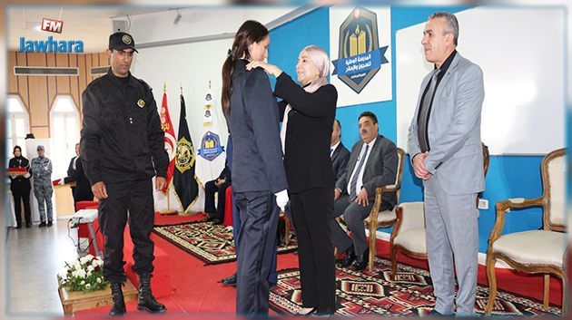 La ministre de la Justice décore des agents et cadres du corps des prisons et de la rééducation